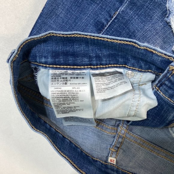 Levi’s Women's Denim Shorts Blue - Size 28 - Picture 4 of 8